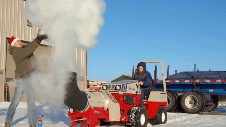 这机械好厉害 马路上的积雪和枯叶瞬间被清理干净下载