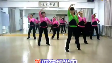 动动广场舞《我是否也在你心中》下载