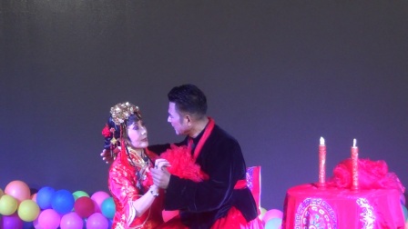 沪剧龙《凤花烛》喘吁呼演唱者黄健明 成丽
