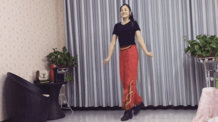 青青世界广场舞《爱情雨夹雪》下载