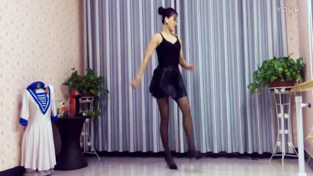 简单基础鬼步舞《拽美眉》青青世界广场舞 标清下载