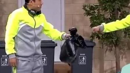 《低头族》郭阳郭亮爆笑小品 郭冬临出场画