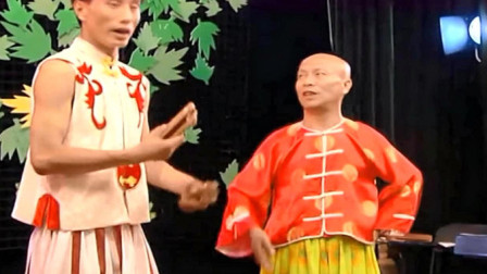 二人转《回杯记》翟波自告奋勇拉弦 是一个