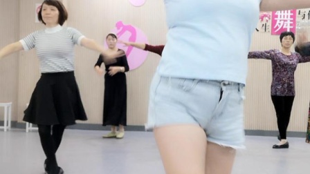 舞灵美娜子广场舞《布尔津情歌》