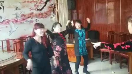 《朋友醉一场》河北深州东沿湾格格广场舞下载
