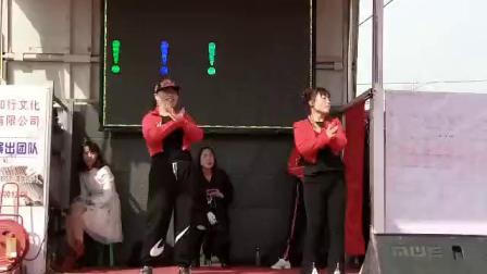 格格广场舞《情哥2019》下载