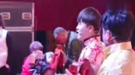 莲花落《东拉西扯》杨晓琼能说会道 唱得接地气下载