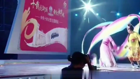 宋小宝 小飞龙爆笑二人转 闹笑全场下载