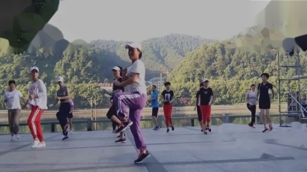 时尚广场舞《三十出头》辣妈领舞舞步专业