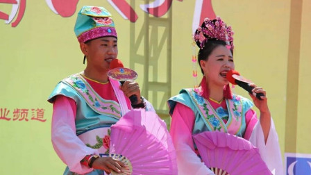 二人转《千里走单骑》表演 李彩茹 徐艳龙下载