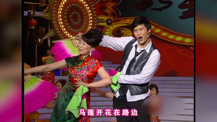 二人转《打花名》朱晓琳和陆遥表演 观众热情高涨 掌声不断下载