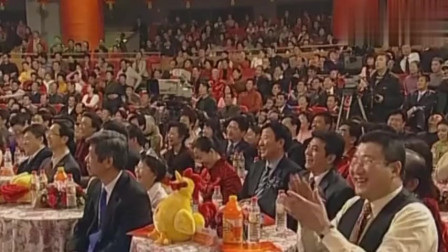 《笑谈人生》冯巩 朱军春晚小品搞笑大全台词 观众差点笑岔气下载
