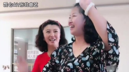 二人转《马前泼水》选段 闫学晶 付连英 演