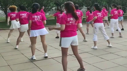 时尚辣妈广场舞《一晃就老了》教学视频基础