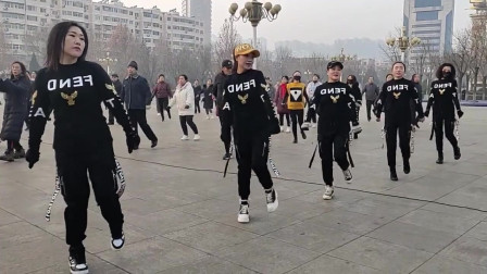 辣妈广场舞《酒醉的蝴蝶》教学视频基础步慢